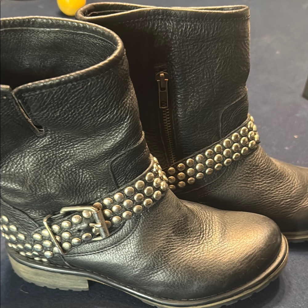 Steve Madden Black Studded Moto Boots - Picture 2 of 3